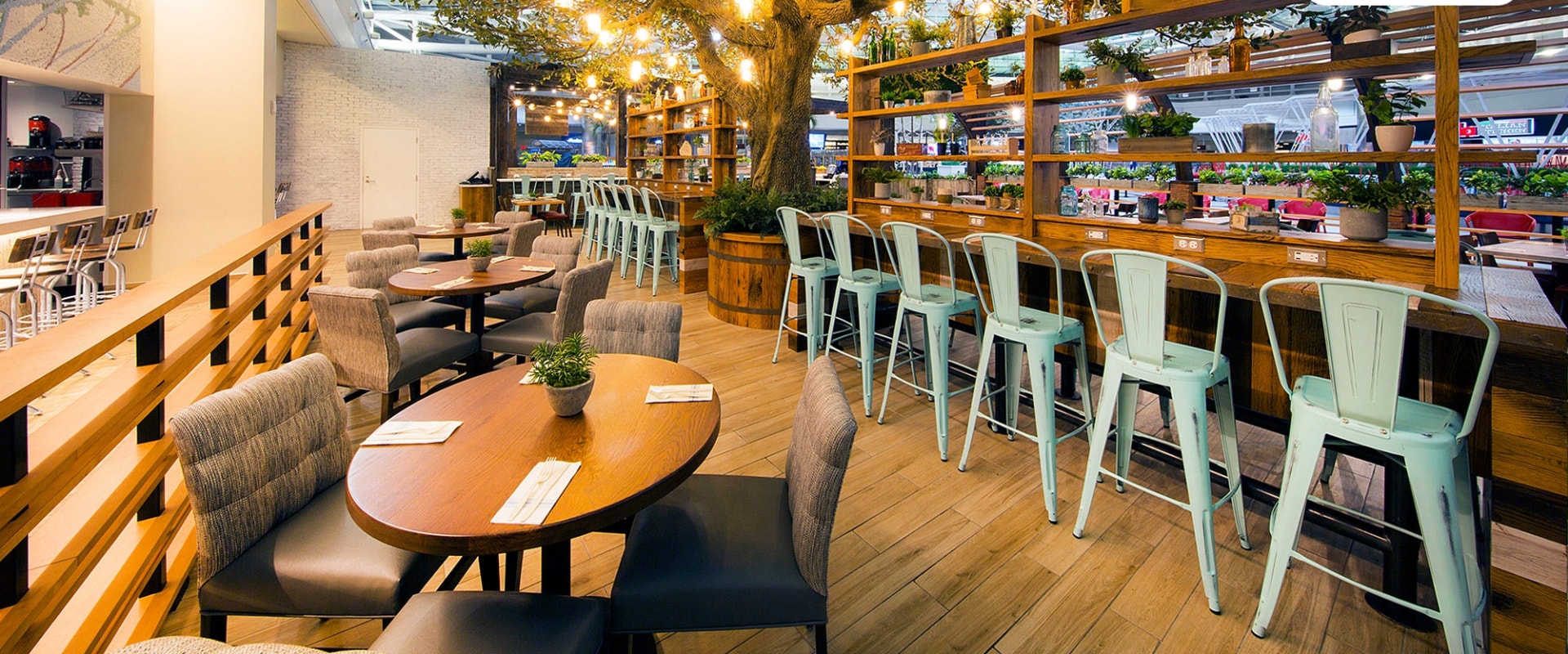 The Best Sports Bars in Louisville with Outdoor Seating: An Expert's Guide